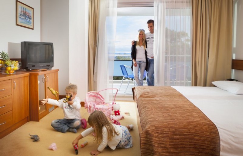 Remisens_Family_Hotel_Marina_All_Inclusive_light-Moscenicka_Draga-Familienzimmer-5-86350